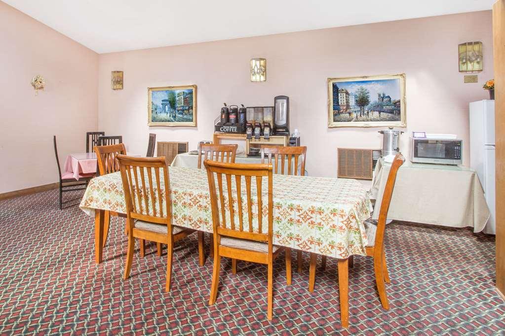 Knights Inn Endwell Restaurant foto